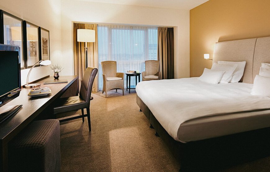 King Room with Balcony and City View (free cancellation)