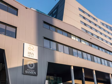 Book flights & hotels